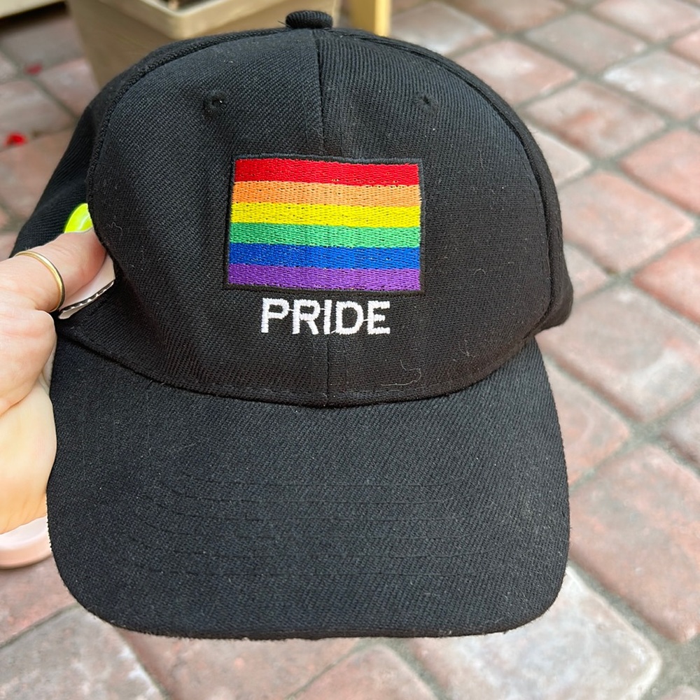PRIDE HAT 🏳️‍🌈